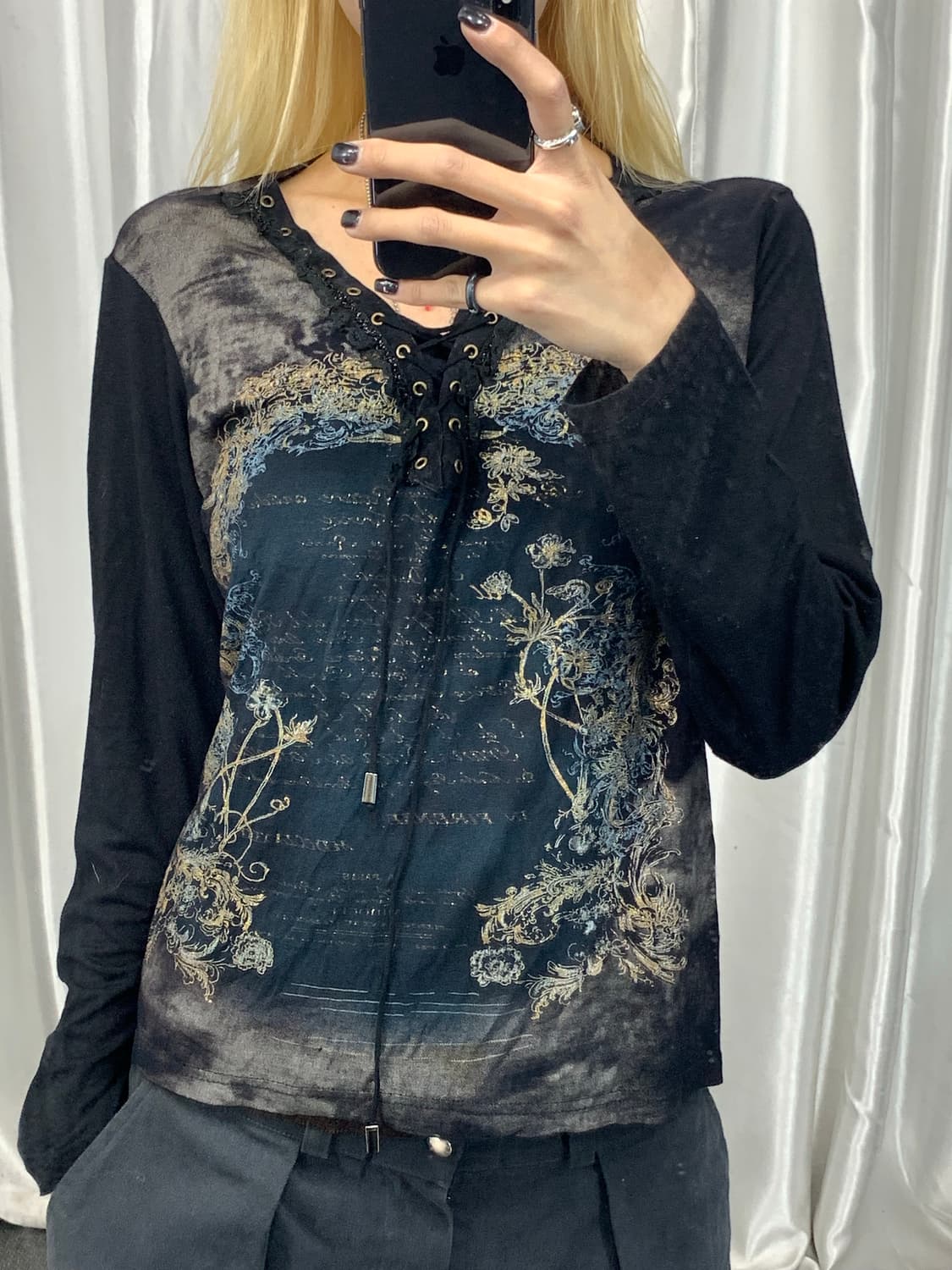 Deep Brown Eyelet Printed Long Sleeve 상품이미지1