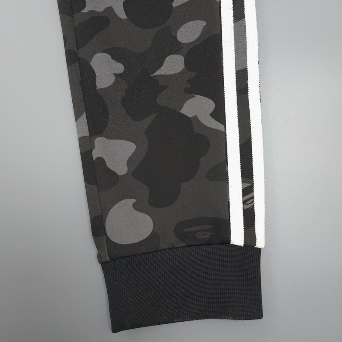 아디다스 X 베이프 카모 트랙 팬츠 M 상품이미지6