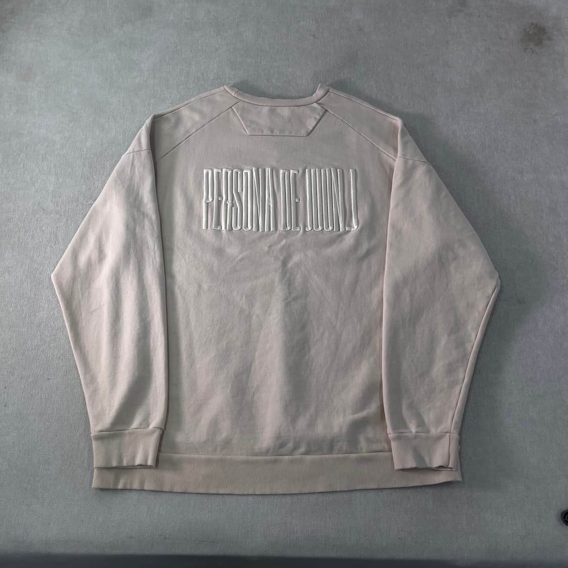 105 준지 20FW 엠브로이더리 맨투맨 상품이미지1