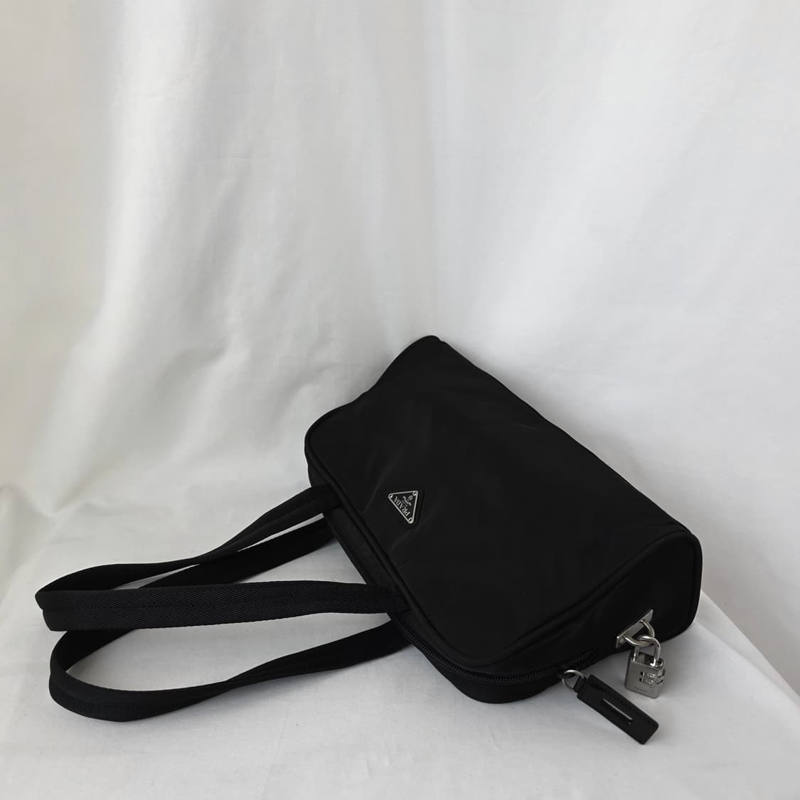 [정품 PRADA] 프라다 포코노 나일론 바게트백 숄더백 상품이미지3