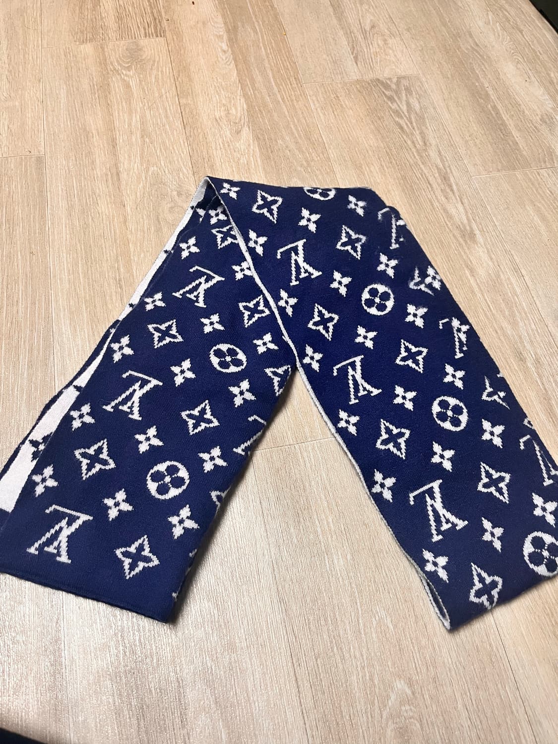 루이비통 모노그램 니트 스카프 (네이비) 상품이미지1