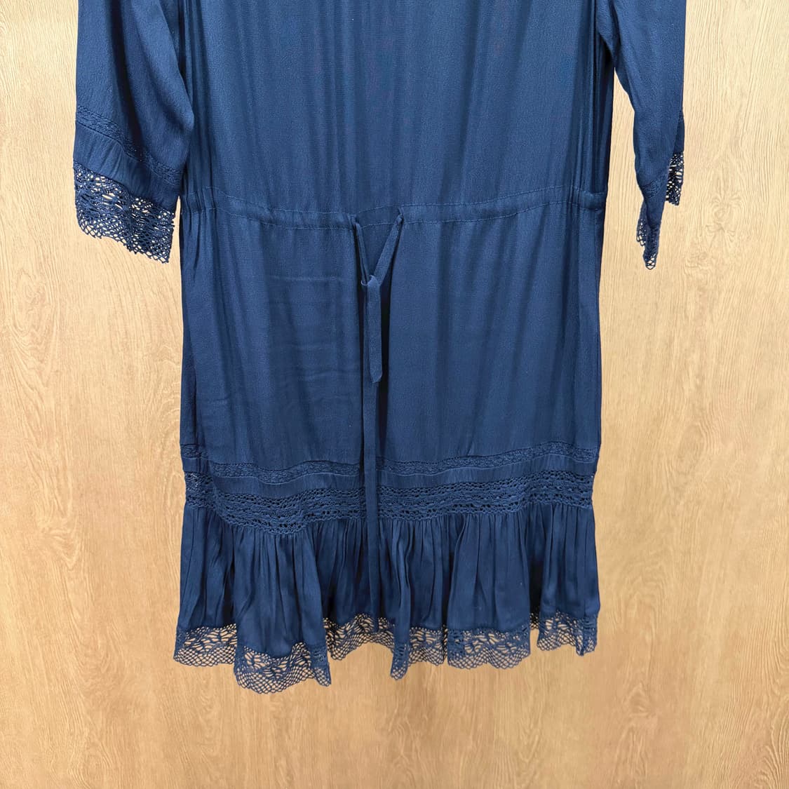 마쥬 미디 원피스 7부 소매 허리 스트링 레이스 배색 루즈핏 네이비 상품이미지5