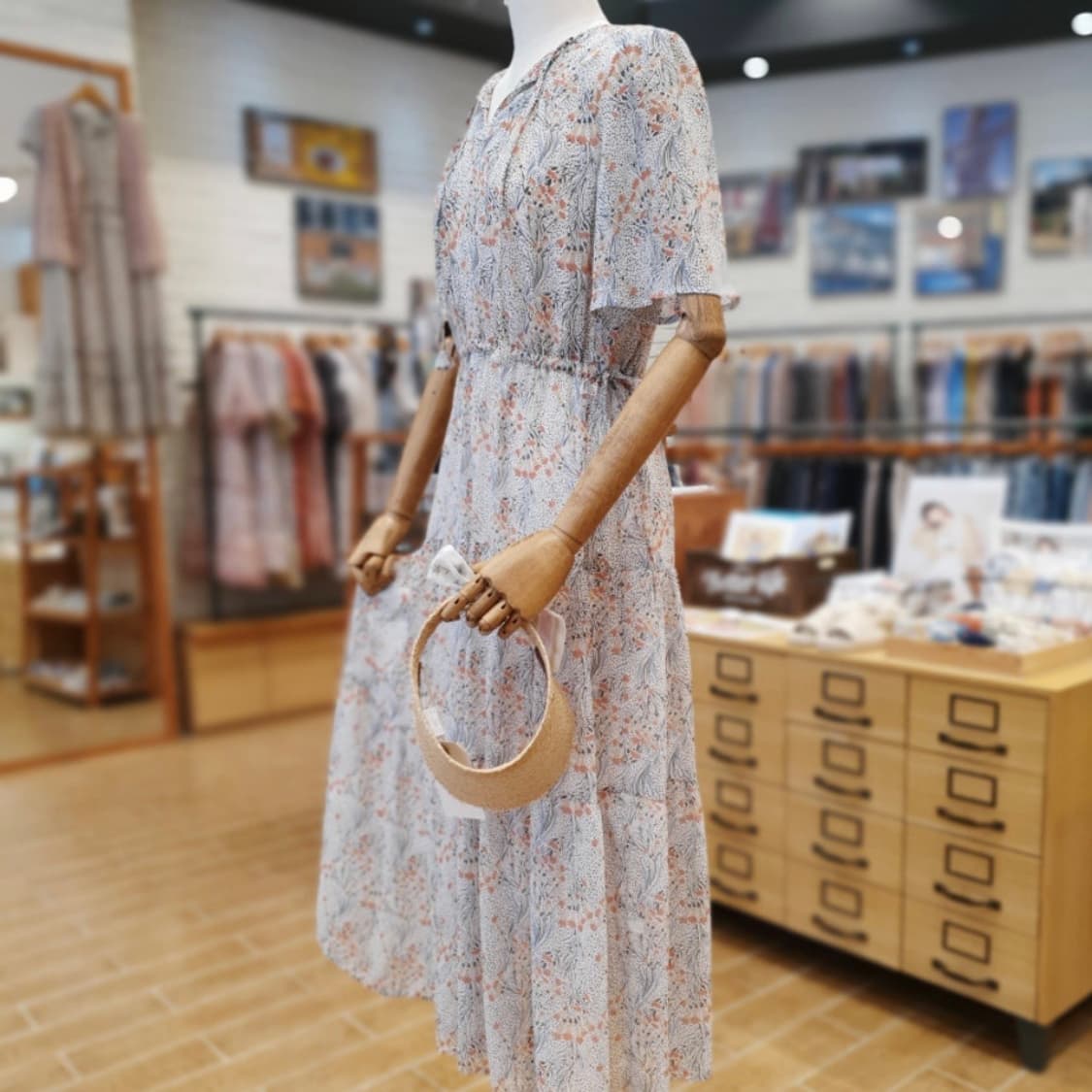 써스데이아일랜드 스모킹 변형 절개 소매 원피스 상품이미지2