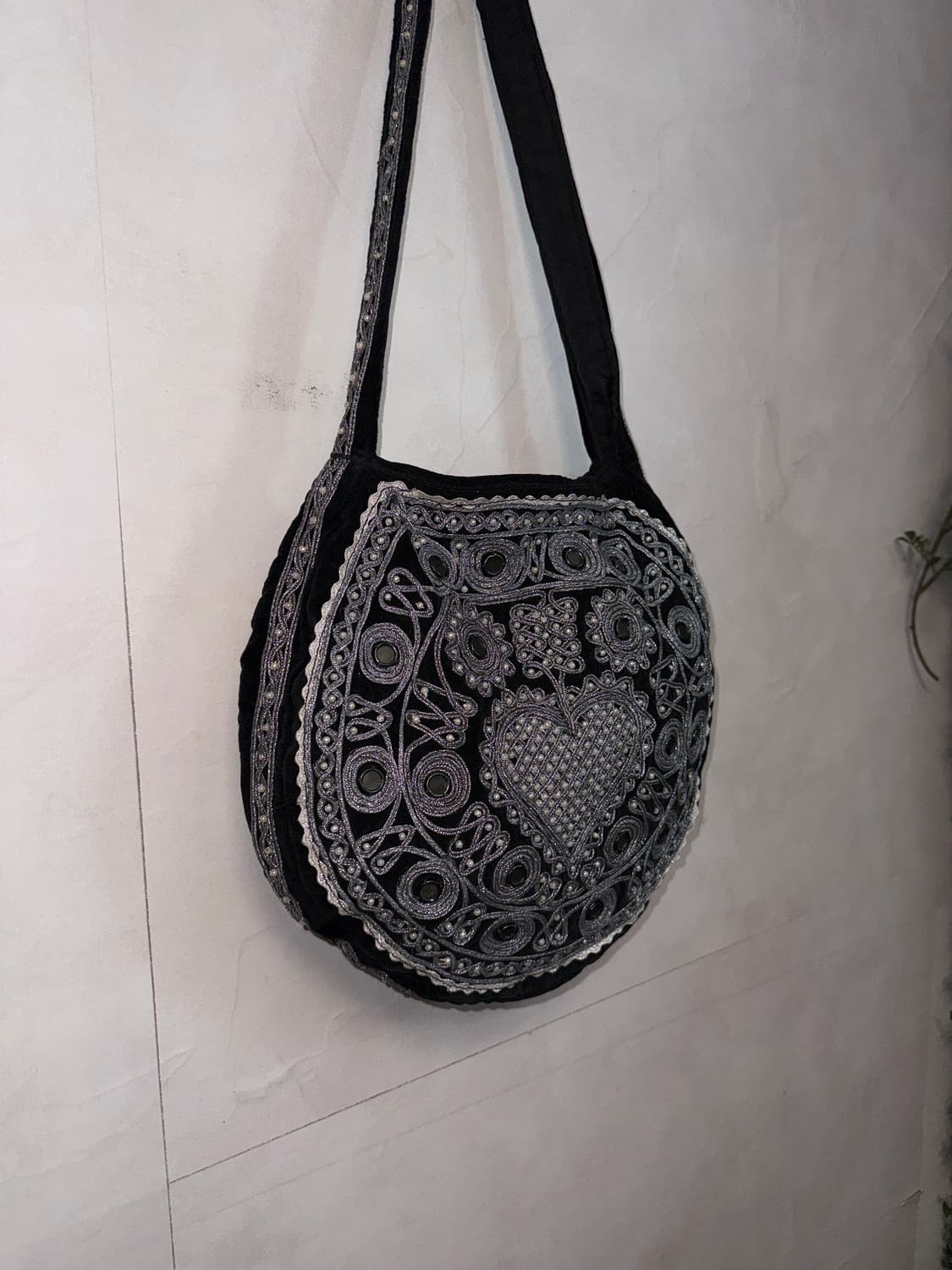 Black ethnic heart diamond beads bag 상품이미지3
