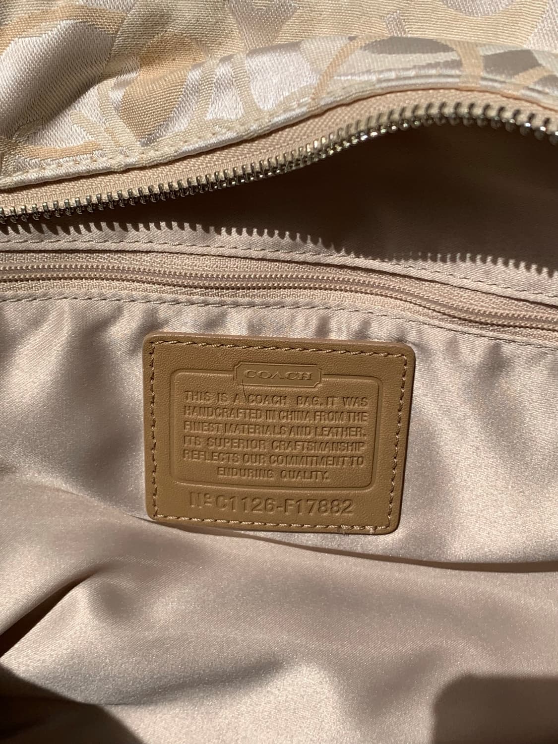 S급 🍋 Coach 레몬 컬러 숄더백 상품이미지7