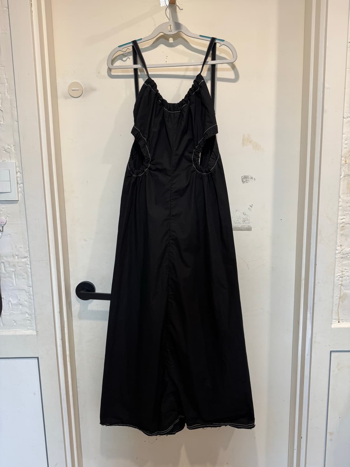 the ilma 더일마 사이드훌 원피스 상품이미지1