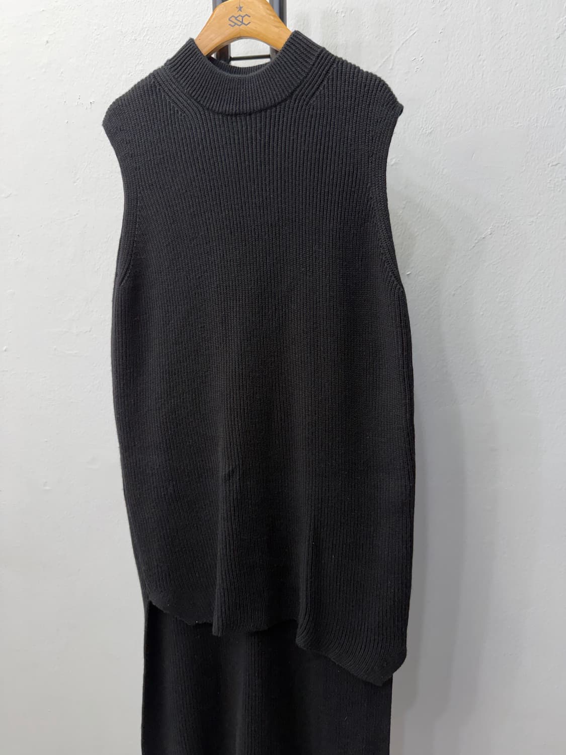 정품) COS 코스 블랙 언발 니트 원피스 L  상품이미지3