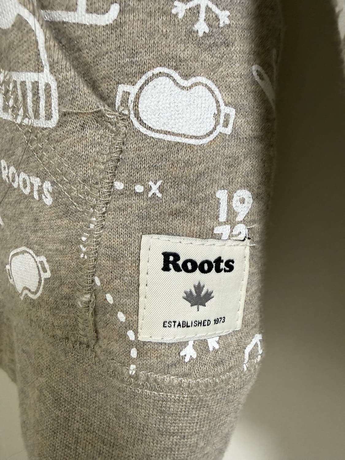 Roots 그레이색 후드 집업 재킷 상품이미지4