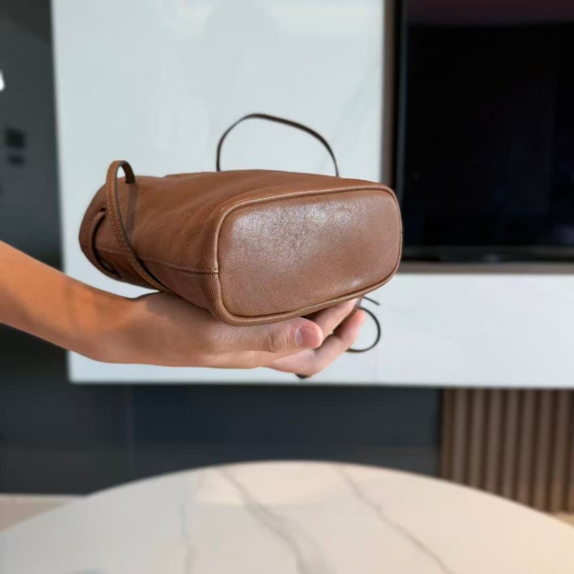 미우 미우 나파 레더 미니백 오크 상품이미지2