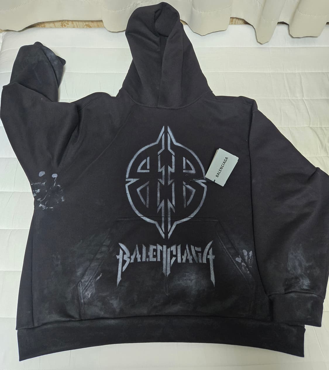 발렌시아가 메탈리카 로고 페인트 후드 티셔츠 3B 블랙 화이트 상품이미지4