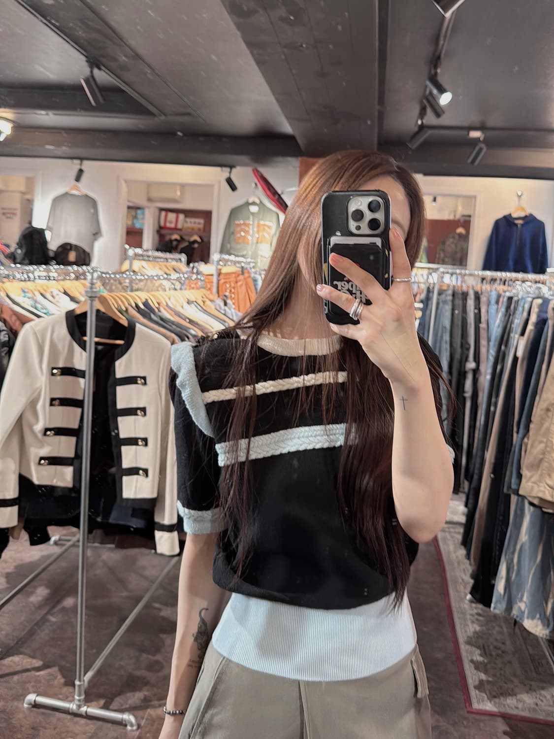 RENEEEVON 레니본 쥬얼 블랙 배색 반팔 니트 스웨터 S 상품이미지6
