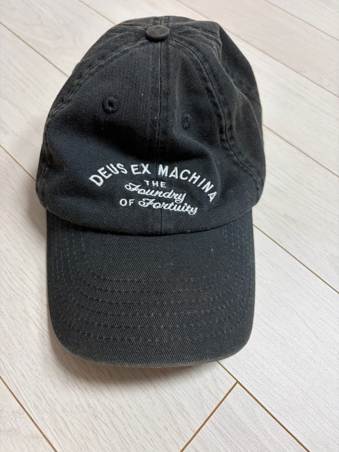 데우스 엑스 마키나 모자 상품이미지1