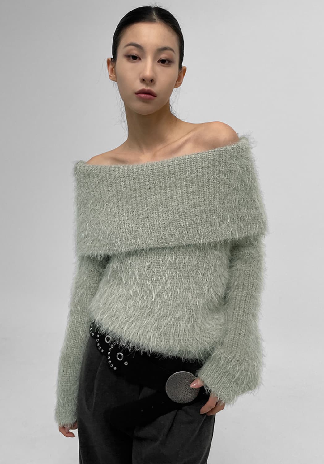 [블랙] 블랙업 오프숄더 니트 상품이미지2