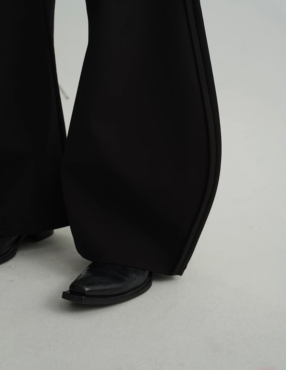 [새제품/L] JCAESAR 플레어핏 트라우저 - 블랙 상품이미지3