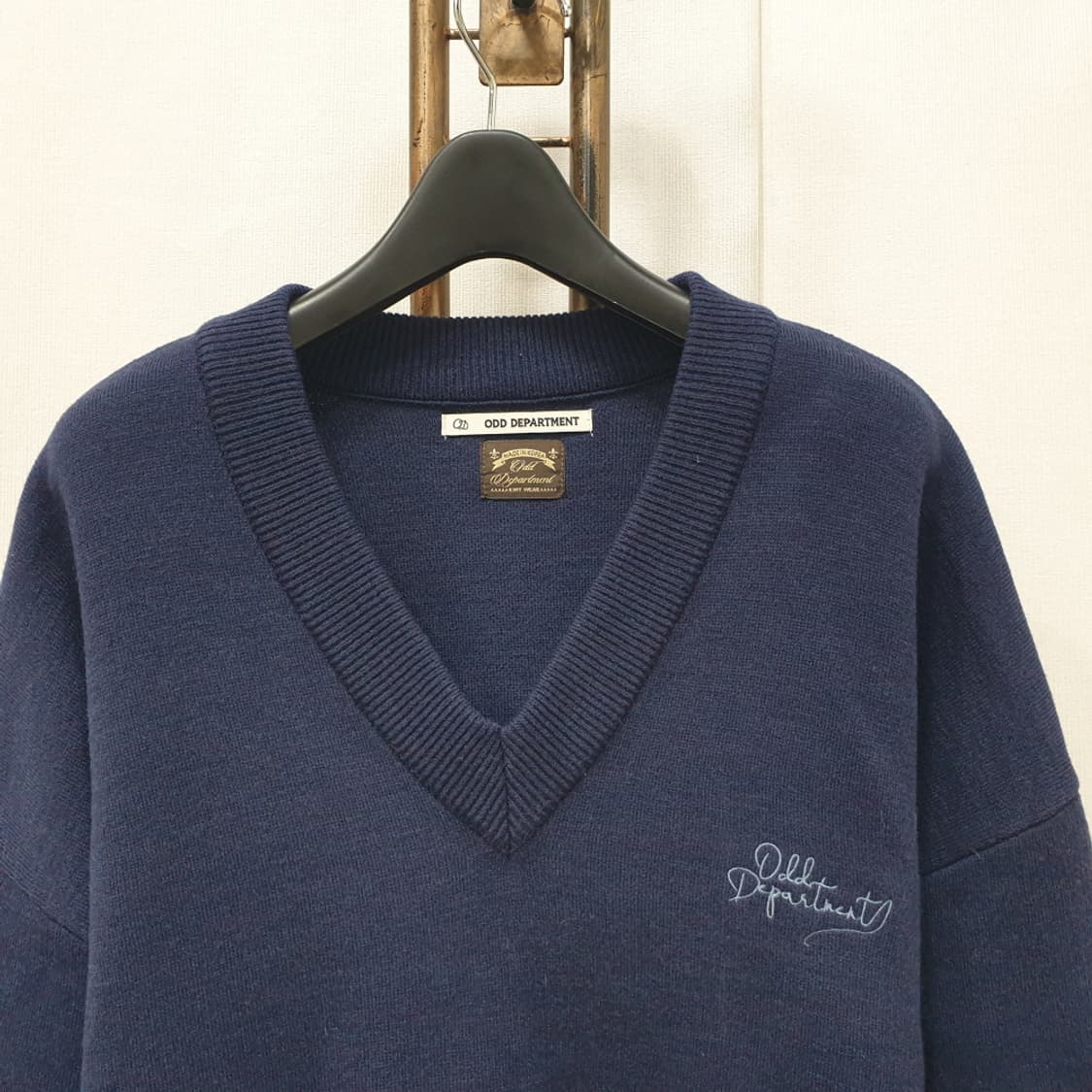 오드디파트먼트 자수 브이넥 오버핏 니트 M 상품이미지3