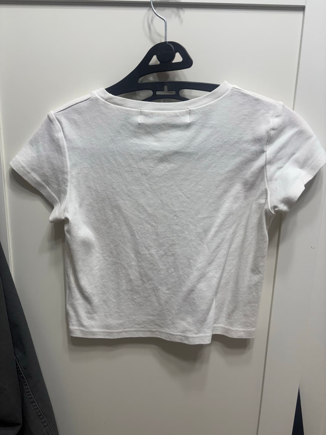 더뮤지엄비지터 하트 크롭 반팔티 상품이미지3