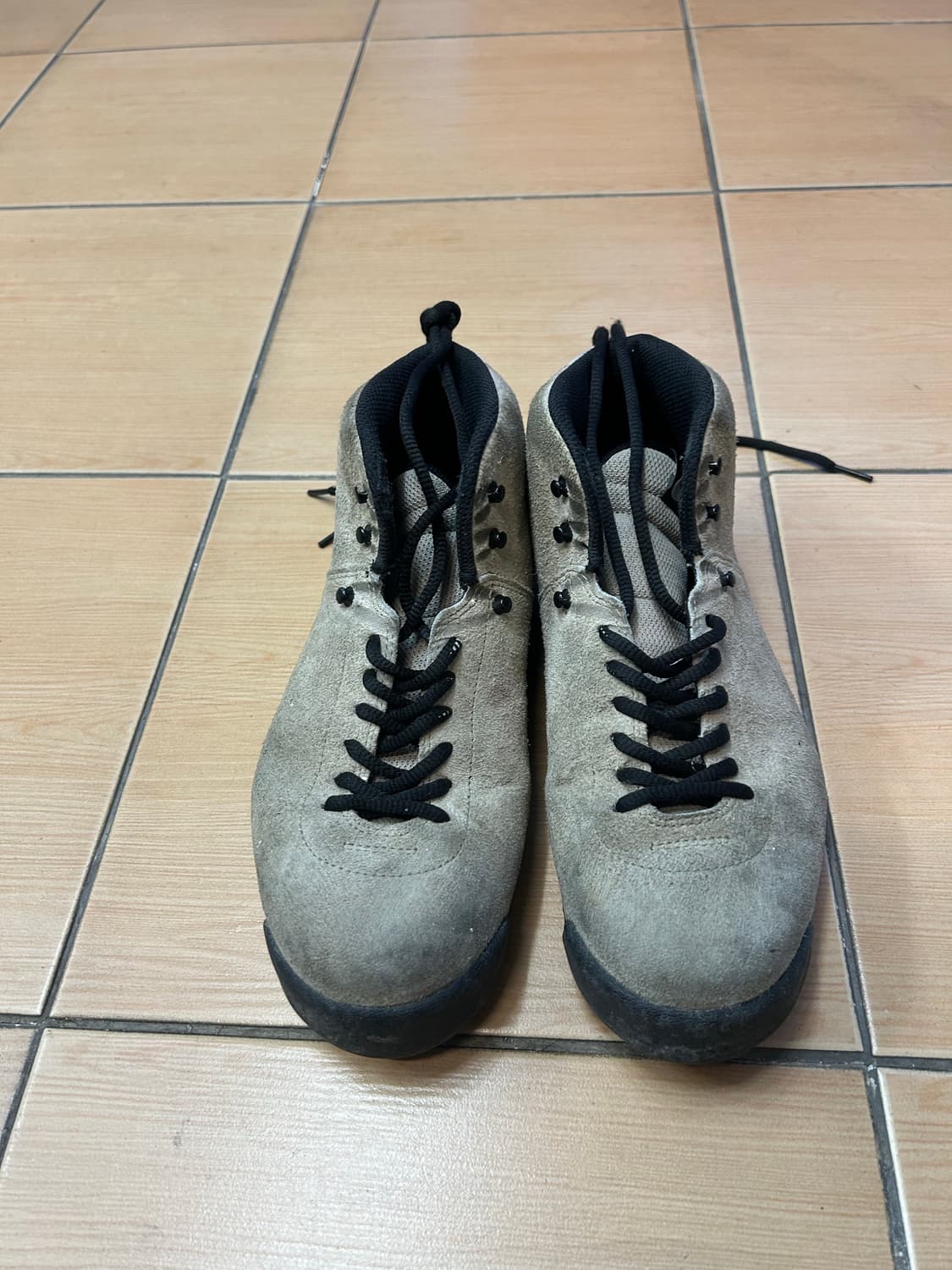 나이키 에어마그마 상품이미지2