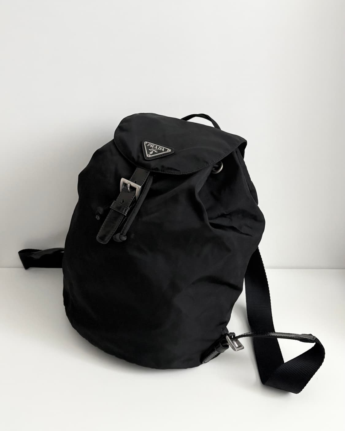 PRADA 프라다 삼각 플레이트 백팩 상품이미지4