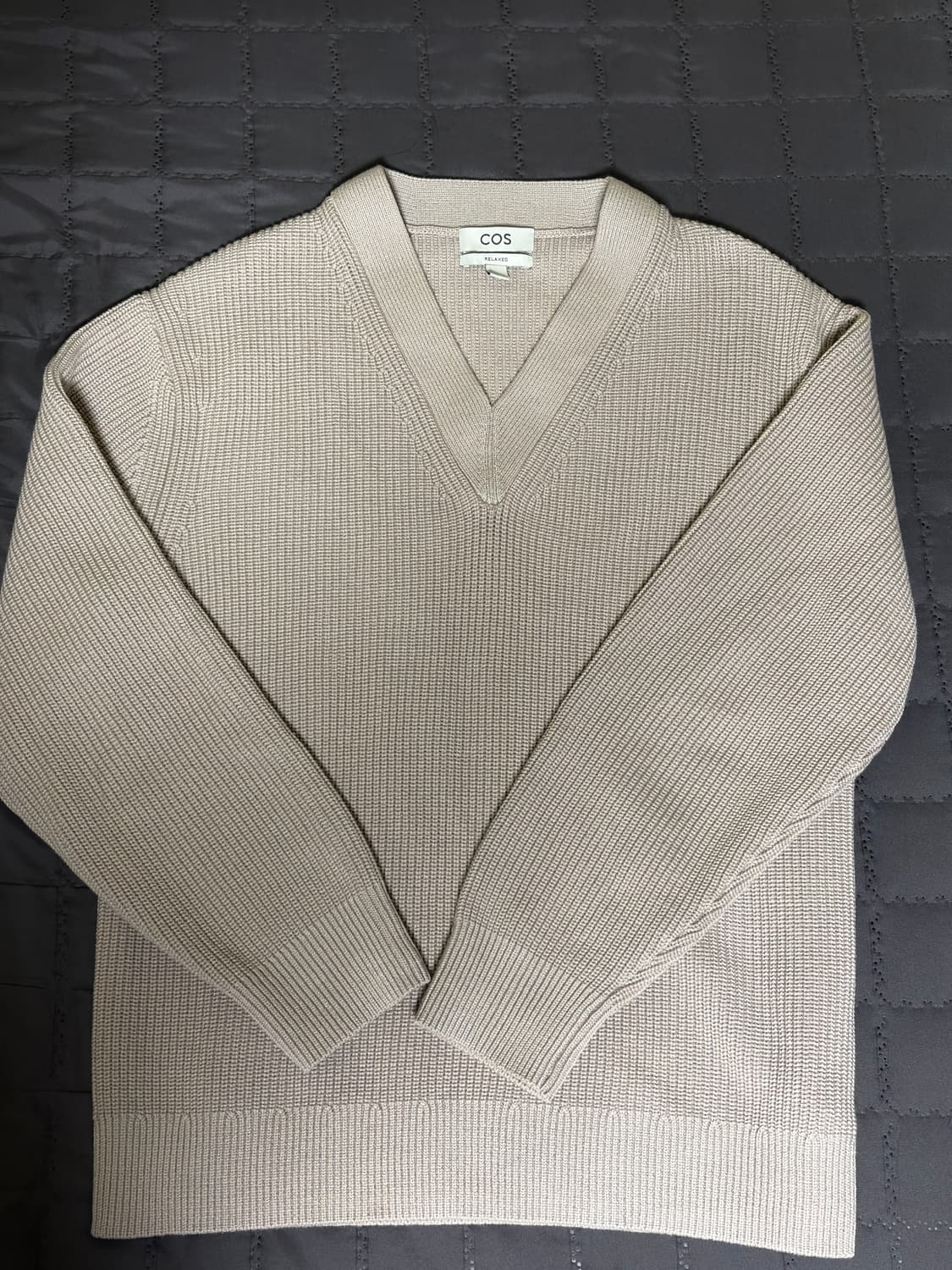 [M] COS 코스 V넥 청키 울점퍼 스웨터 스톤 상품이미지2