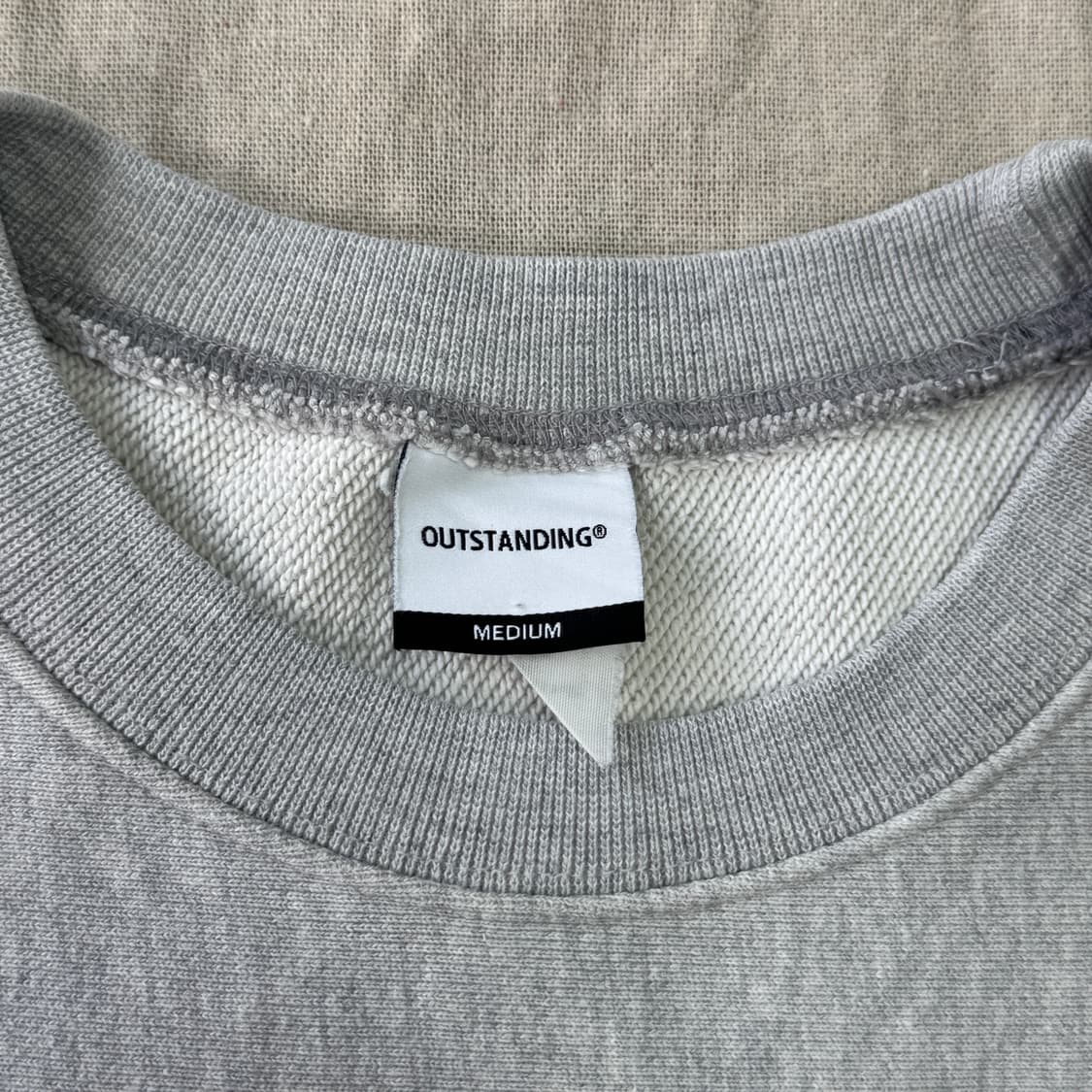 아웃스탠딩 애쉬그레이 밀리터리 패치 스웻 맨투맨 M(105) 상품이미지4