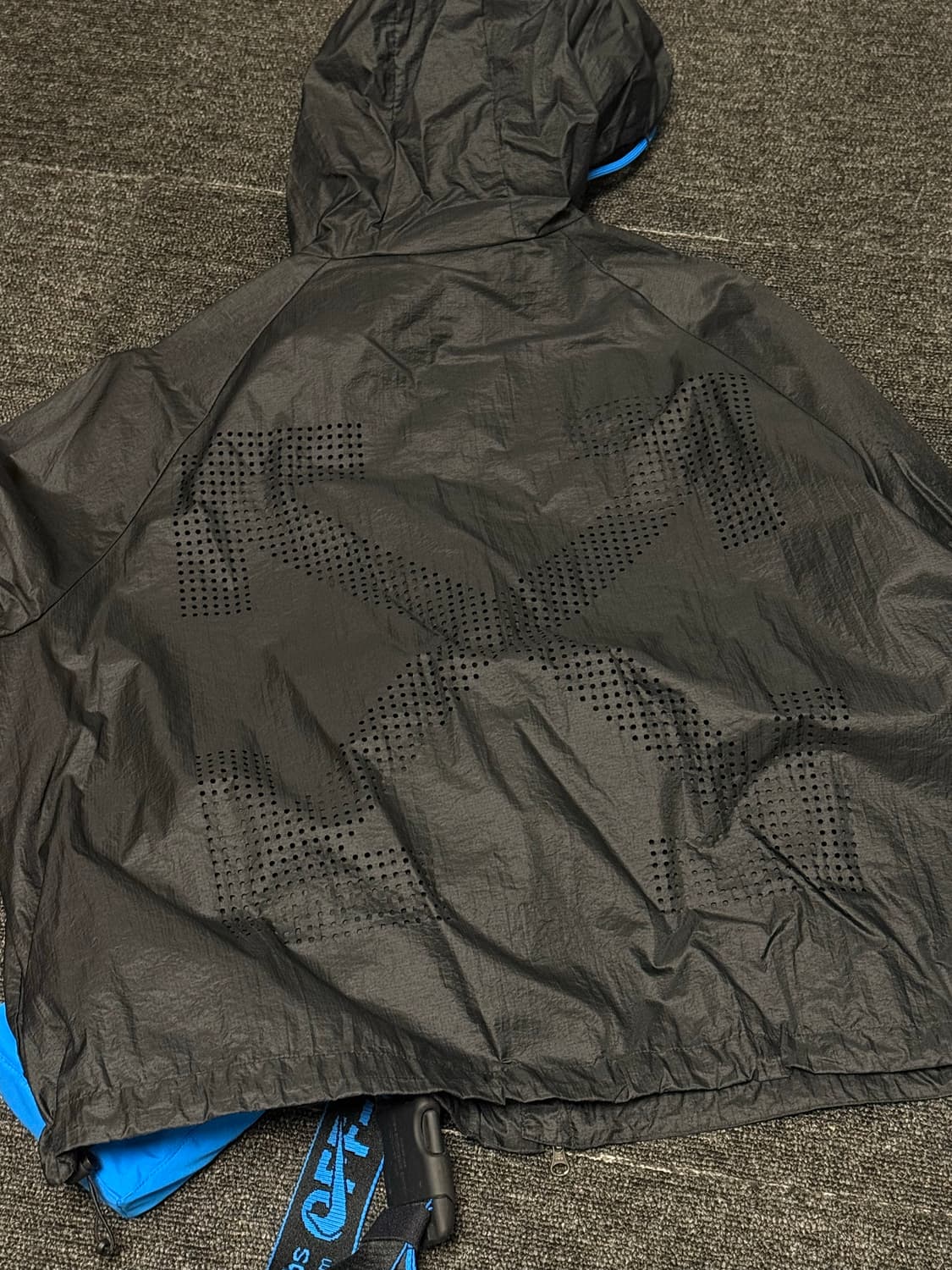 [L] 오프화이트 나이키 NRG 바람막이 가방세트 상품이미지4