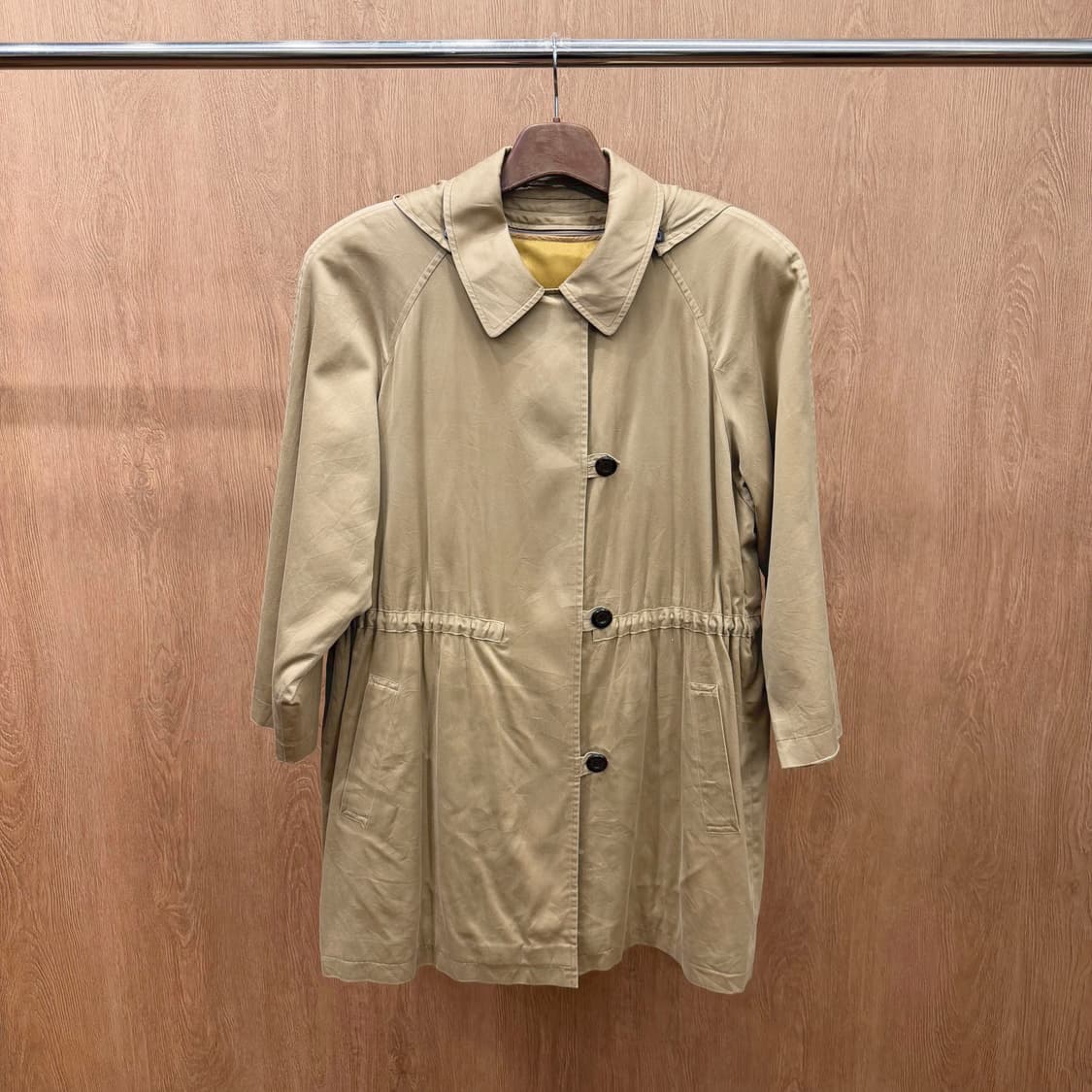 버버리 후드 코트 스트링 웨이스트 포켓 싱글 버튼 디테일 베이지 상품이미지2