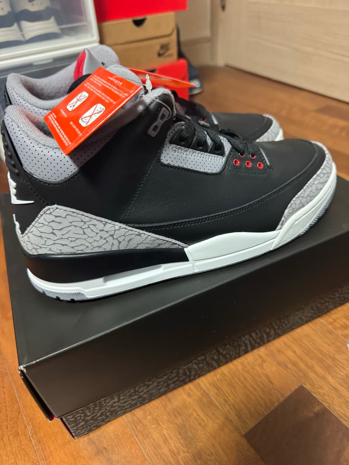 정품새제품 2024 나이키 조던3 블랙시멘트 275mm 상품이미지3