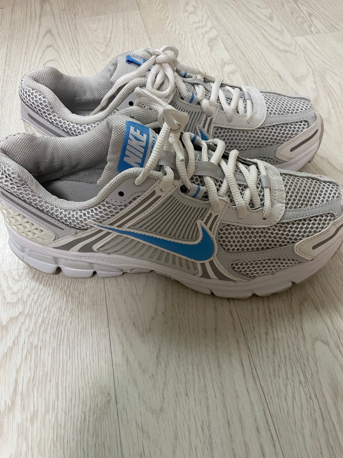 나이키 줌보메로5 유니버시티 블루 255 상품이미지3