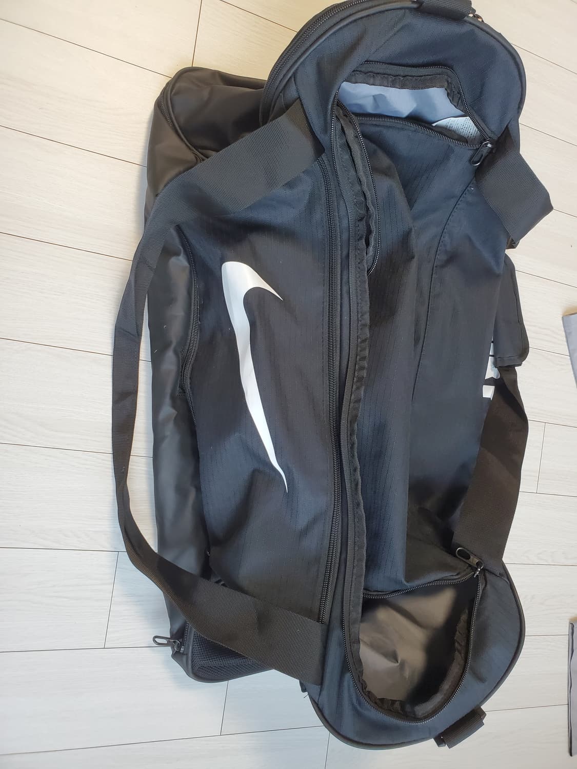 나이키 NK19FA BA5955 010 MISC 브라질리아 더플백

나이 상품이미지3