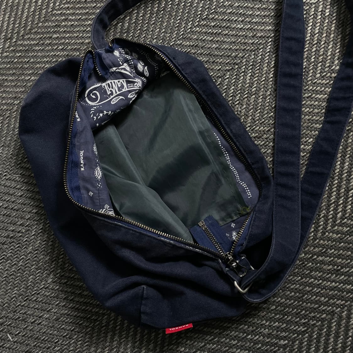 캉골 자수로고 네이비 캔버스 크로스백 y 4568 상품이미지5