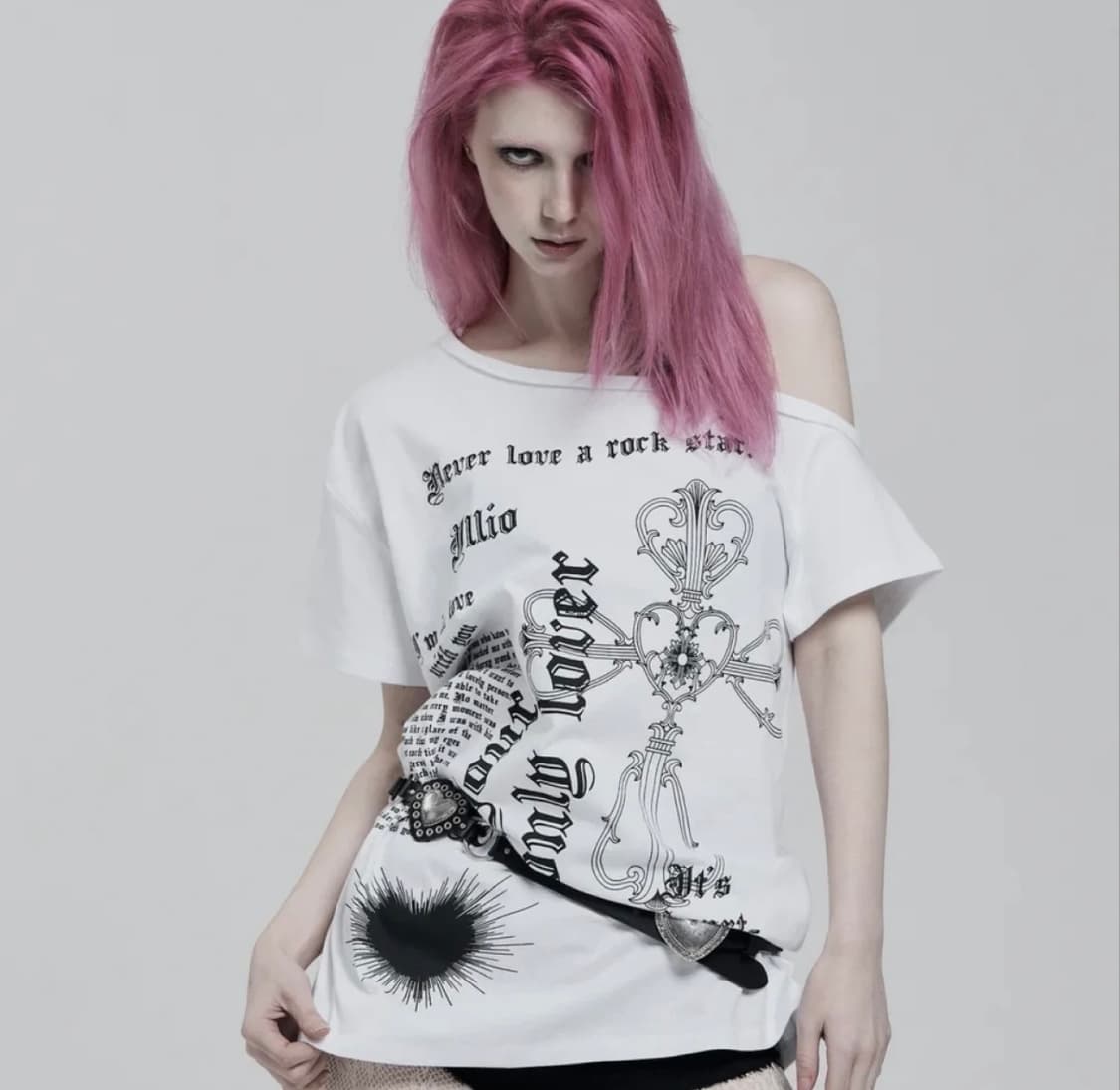 일리오 원숄더 오프숄더 티셔츠 WHITE LOVER ONE SHOULDE 상품이미지1