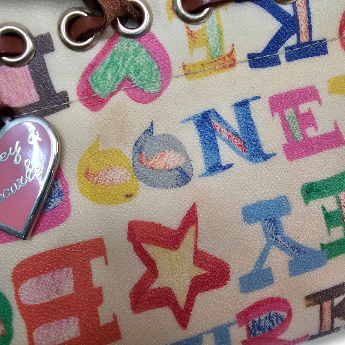 Dooney&Bourke 두니앤부르크 레인보우 그래피티 핸드백 상품이미지9