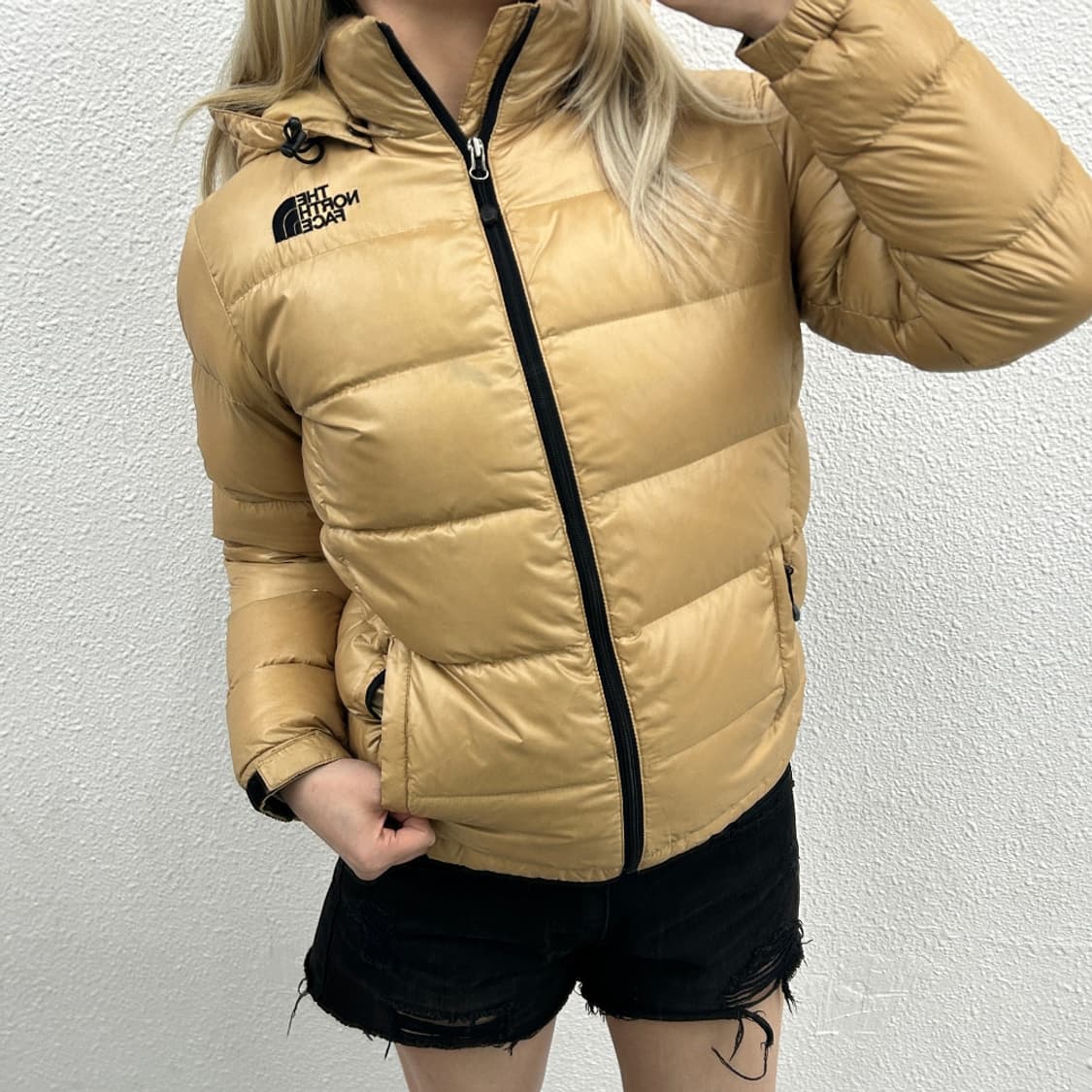 노스페이스 블랙로고 캬라멜맛 후드 패딩 85 상품이미지1