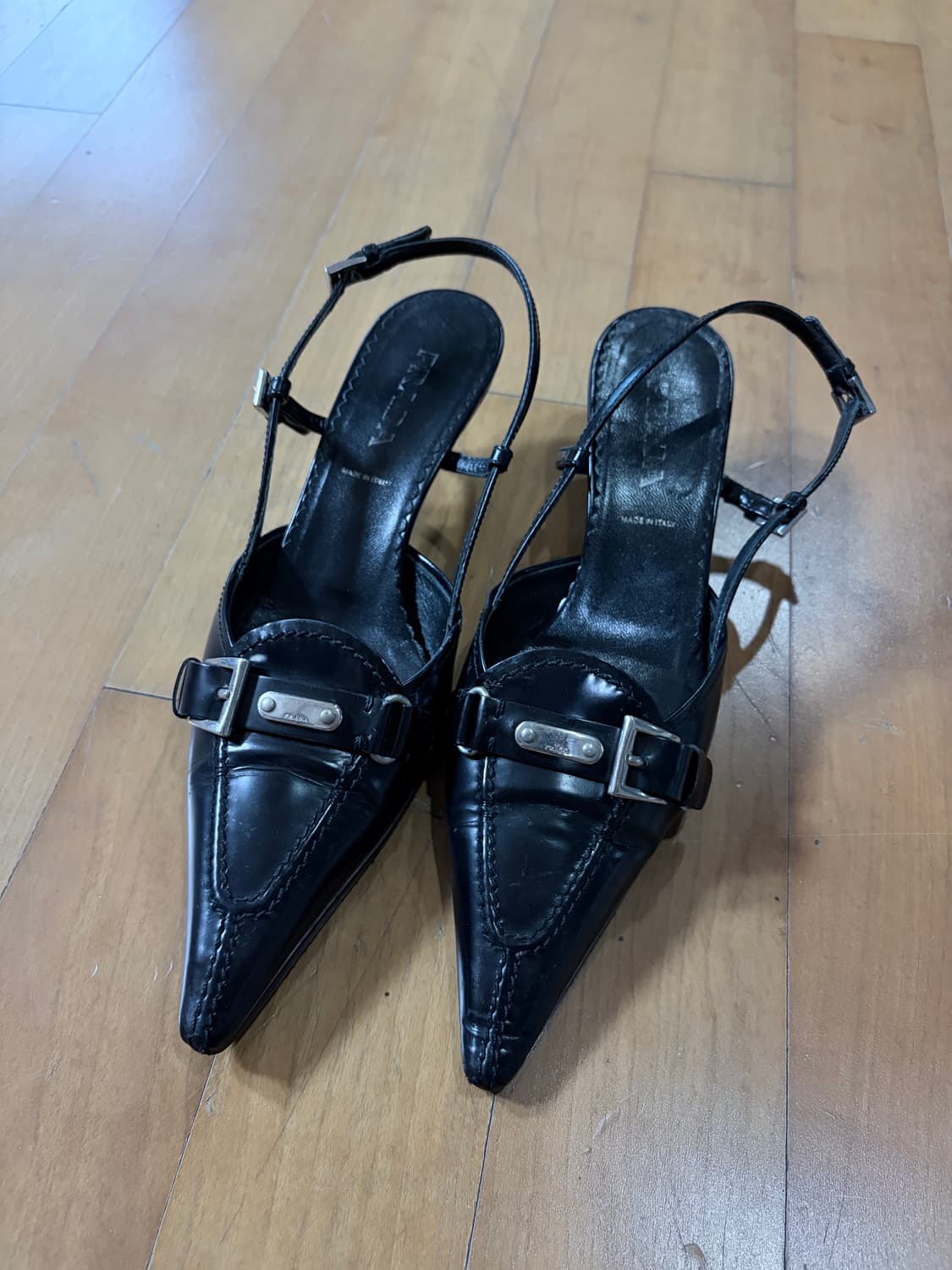 프라다 블랙 샌들 상품이미지1