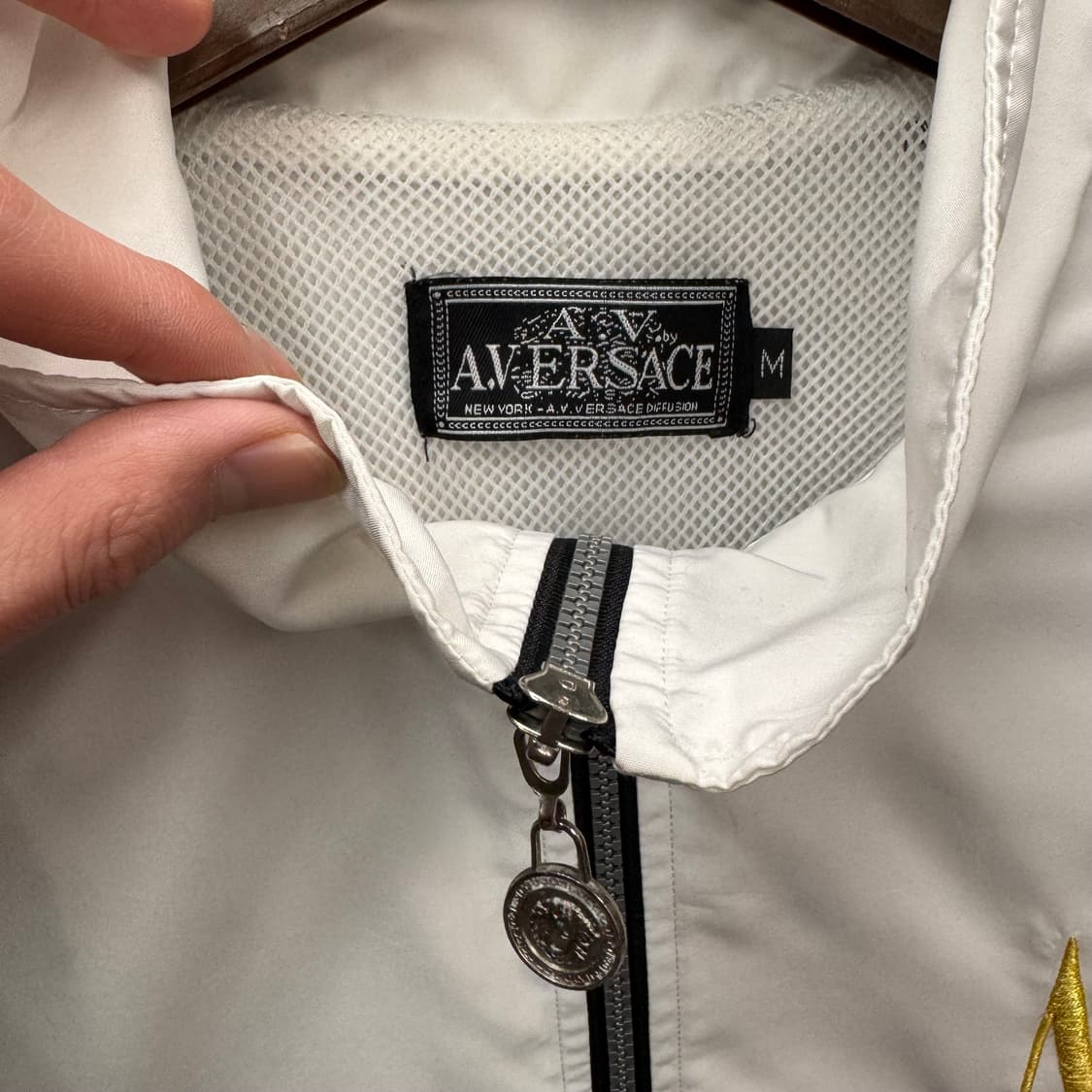 90s 알프레도 베르사체 바람막이 후면 메두사 로고 포인트 화이트 상품이미지8