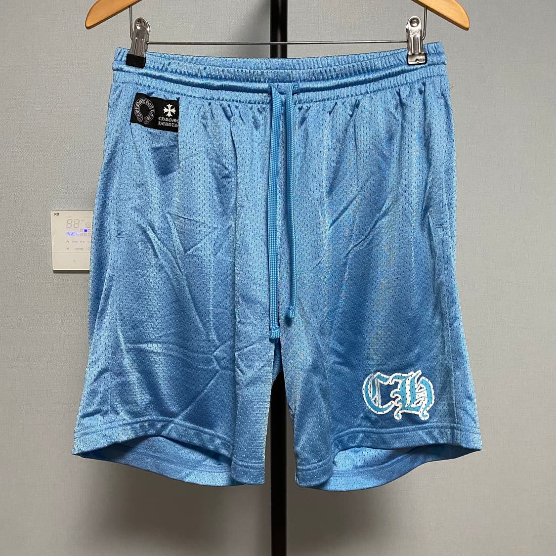 [L] 크롬하츠 메쉬 바시티 쇼츠 스카이 블루 상품이미지1