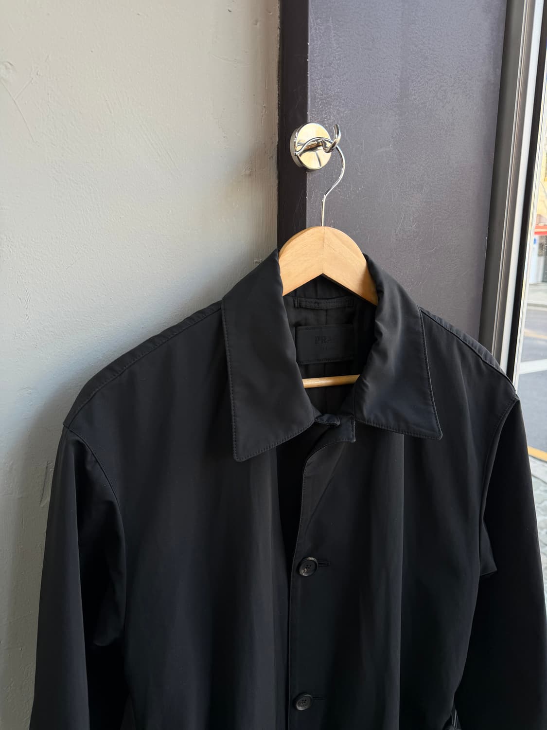 50/ 프라다 벨티드 시그니처 원단 트렌치 패딩코트 상품이미지3