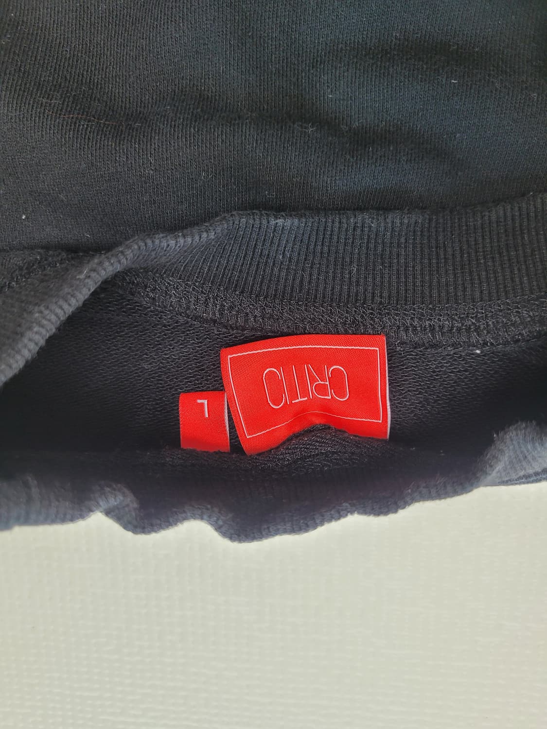 크리틱 CRITIC 남자 맨투맨 120 블랙 상품이미지5