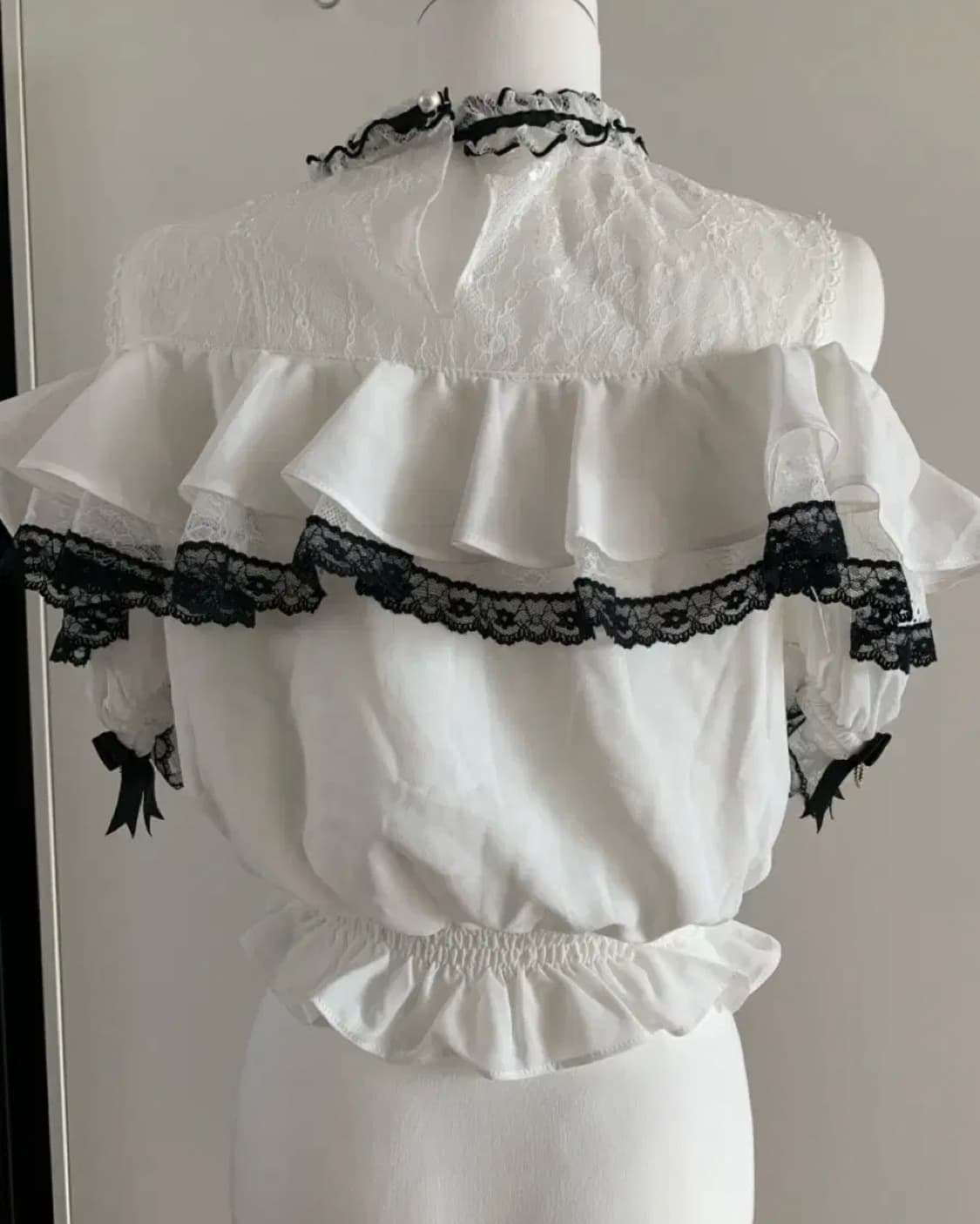 리즈리사 오프숄더 레이스탑 양지뢰 지뢰계 양산형  상품이미지3