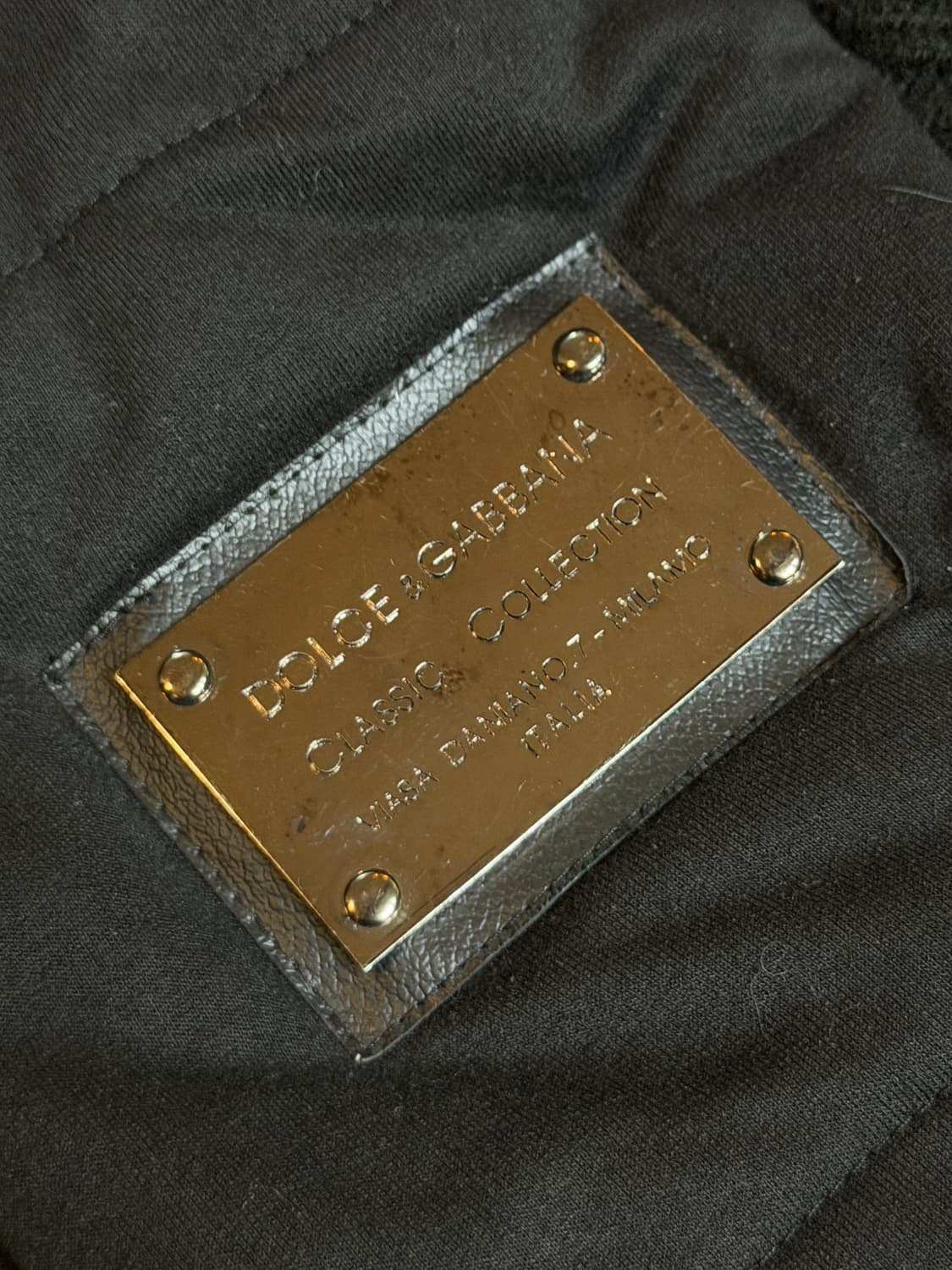 돌채앤가바나 와펜 니트 집업 상품이미지3