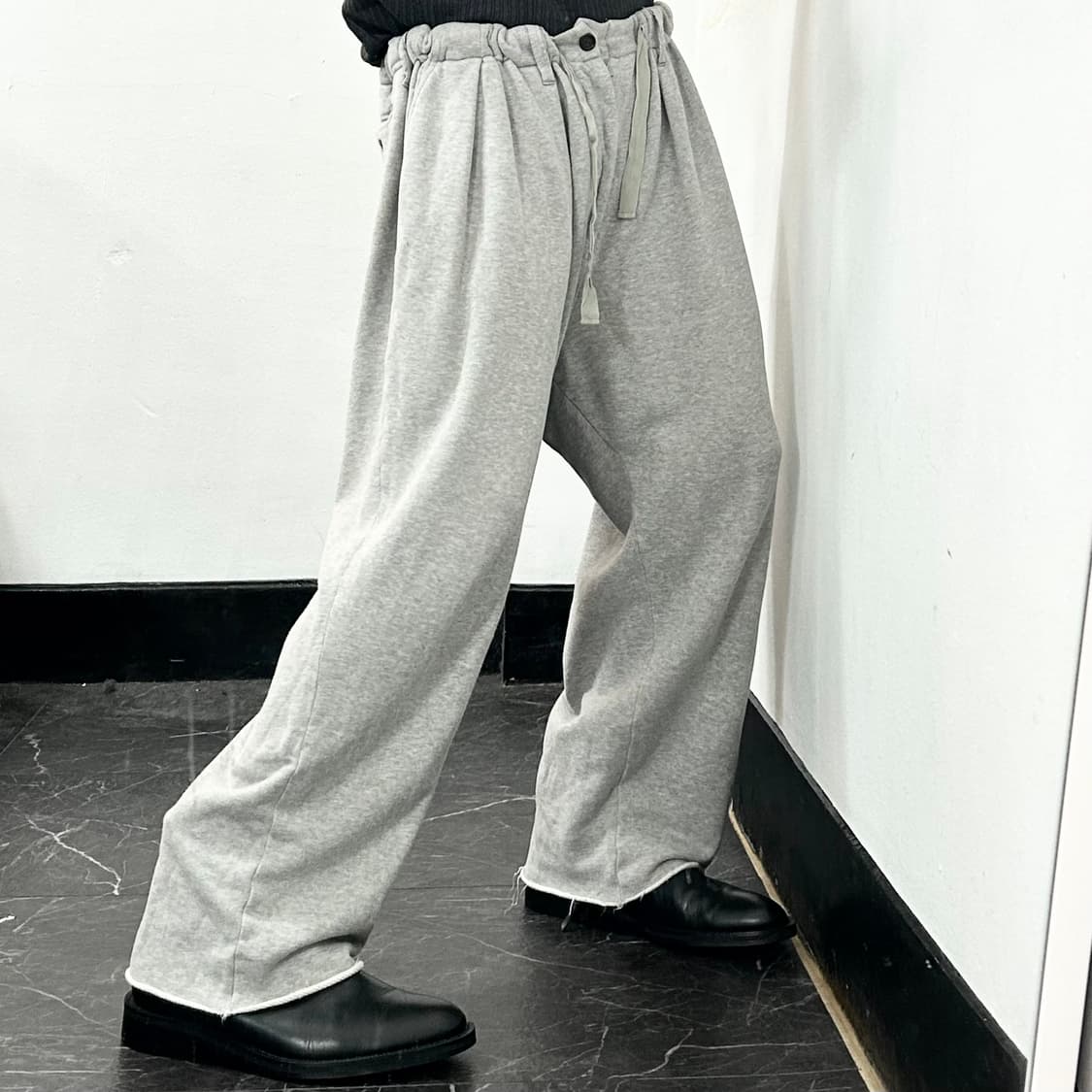 Sillage 실라주 서큘러 스웻 팬츠 상품이미지3