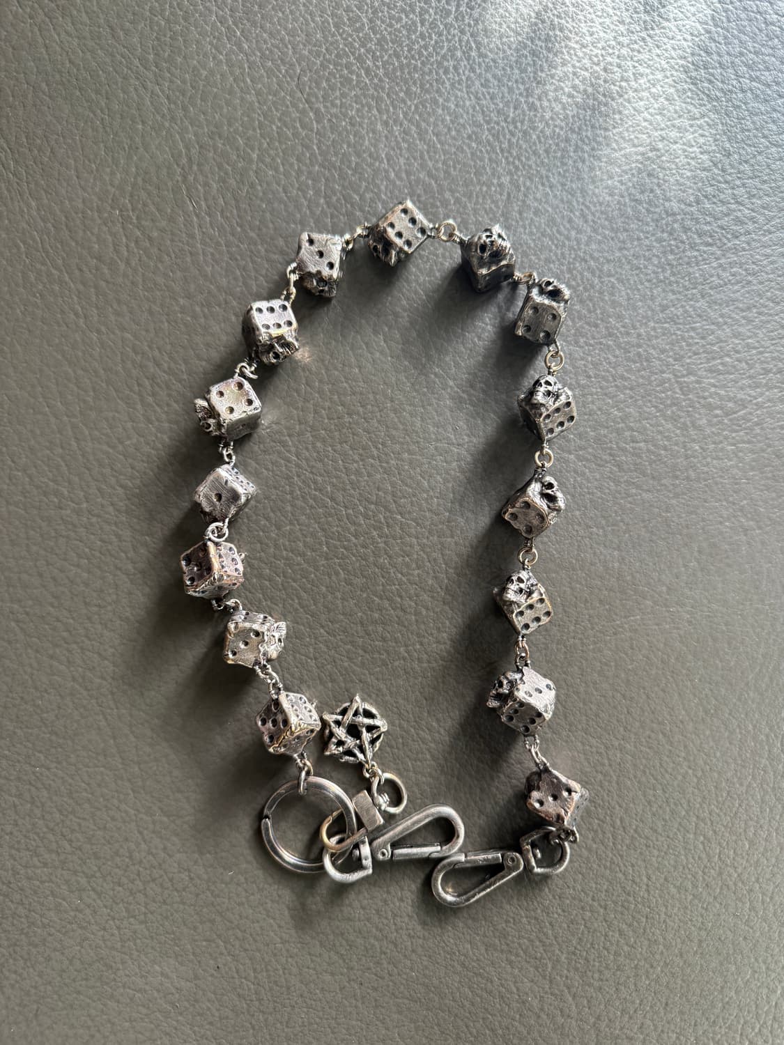 에모스탠스클럽 다이스 체인 상품이미지1