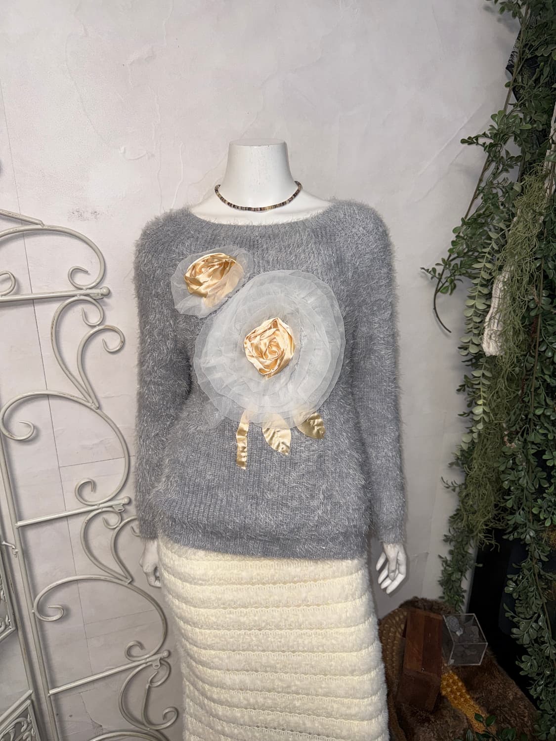 Gray flower corsage fur knit 상품이미지5