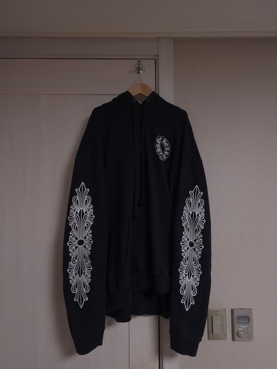 [XXL] 크롬하츠 홀스슈 플로랄 퍽유 후드 블랙 상품이미지1