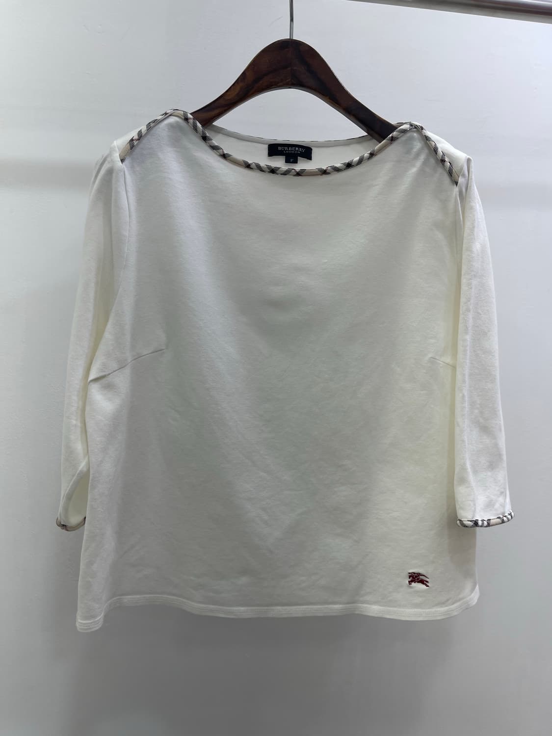 버버리 라운드 티 상품이미지3