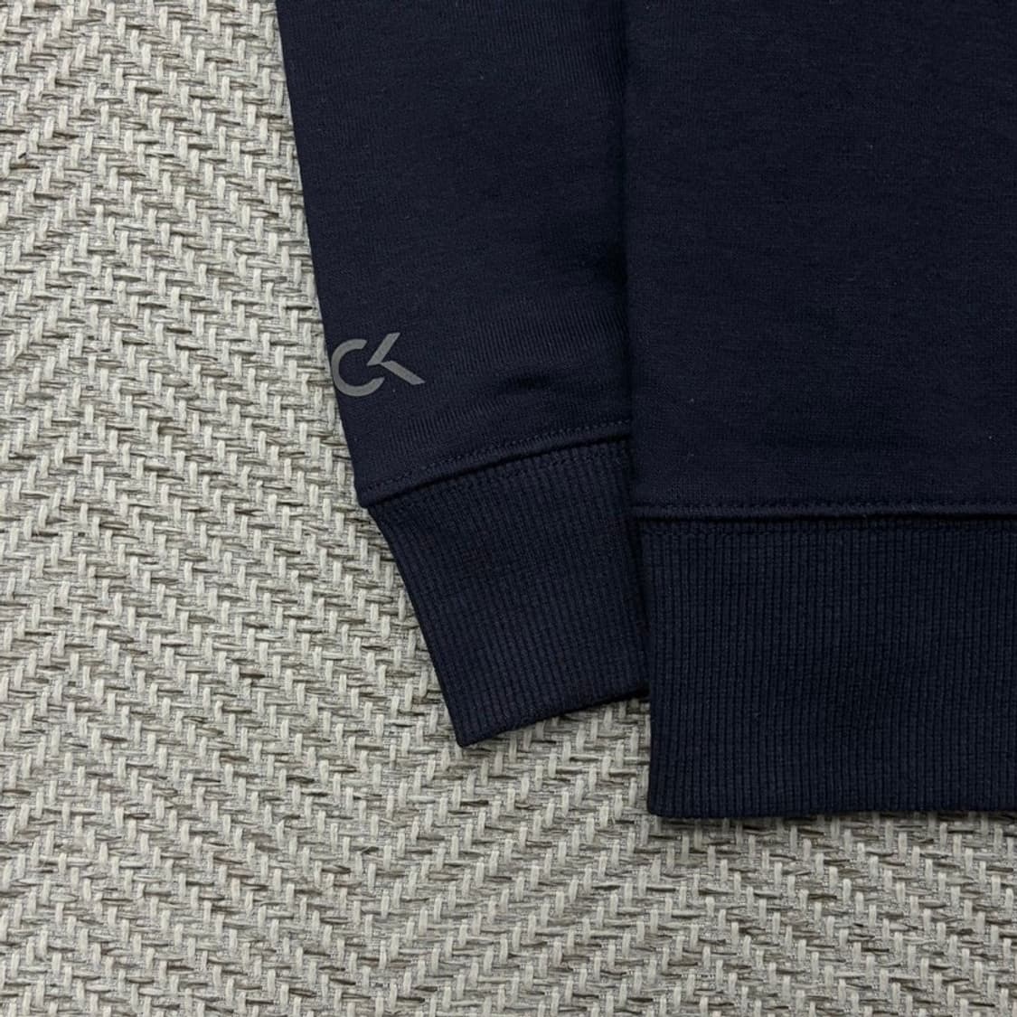 캘빈클라인 프린팅 맨투맨 v2322 상품이미지5