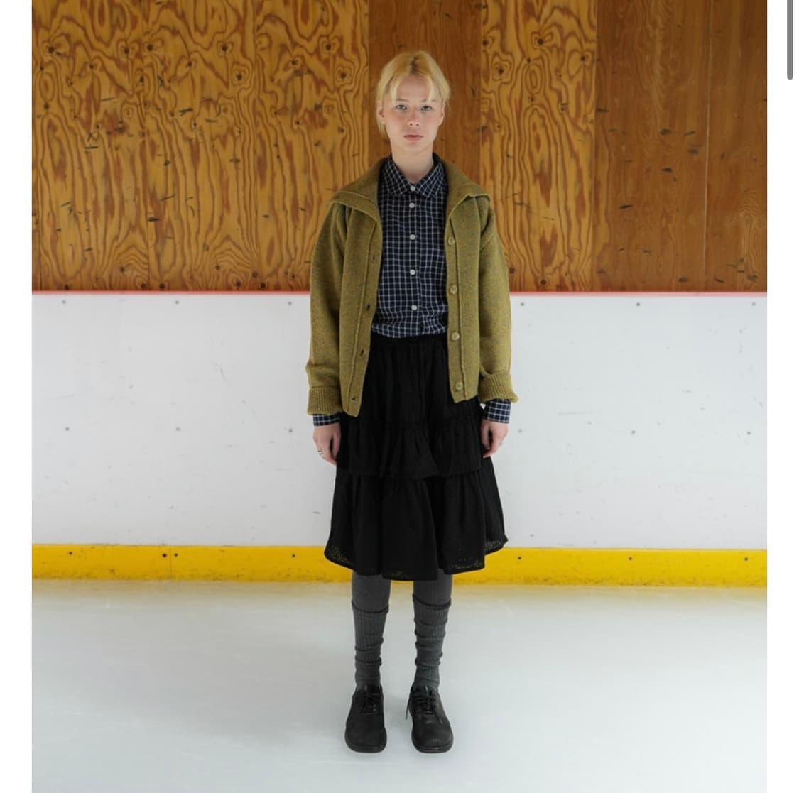 예디 아카이브 EMBROIDERY FRILL SKIRT - BLACK 상품이미지1