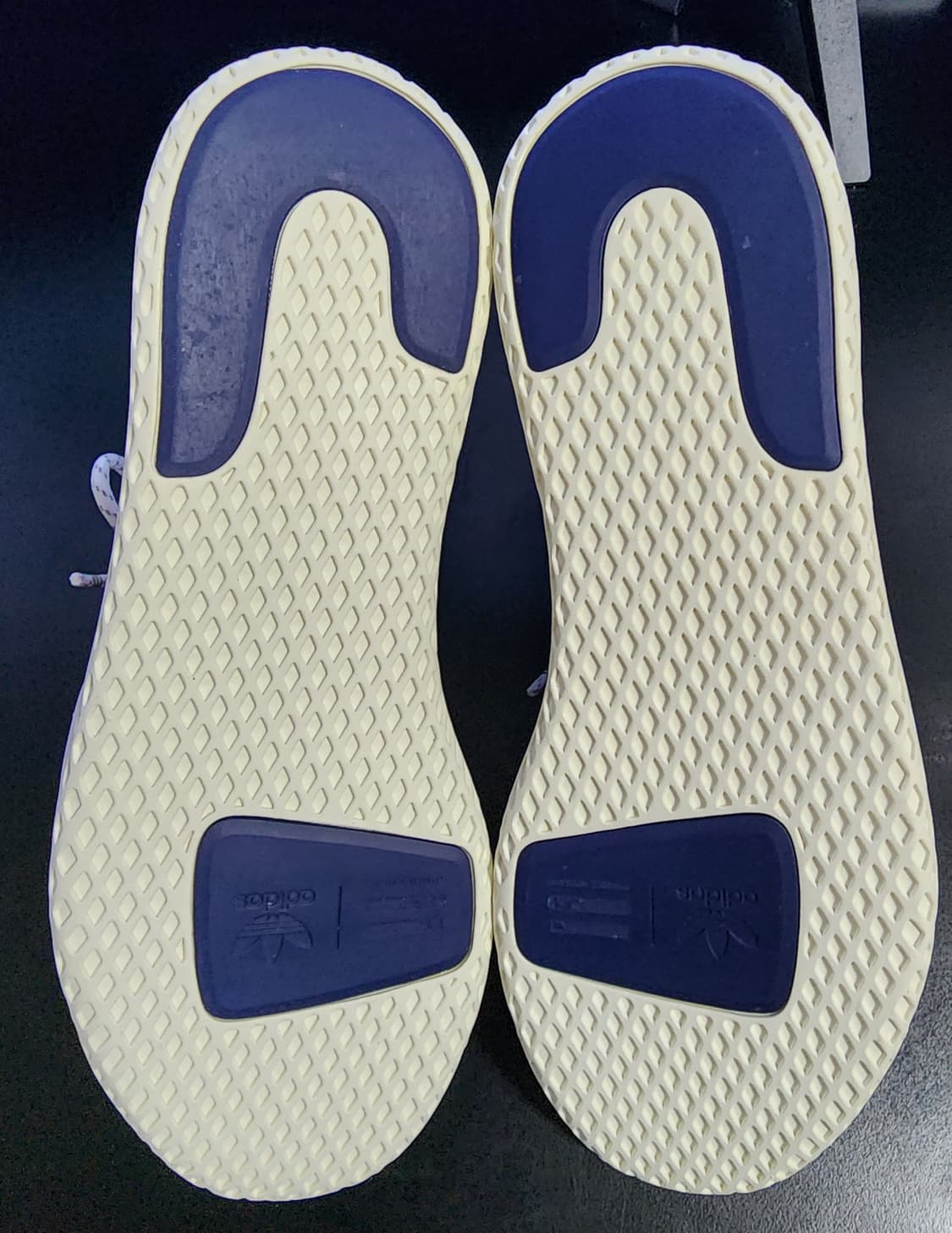 [255] 아디다스 퍼렐 BBC 테니스 휴 V2 HU 상품이미지9