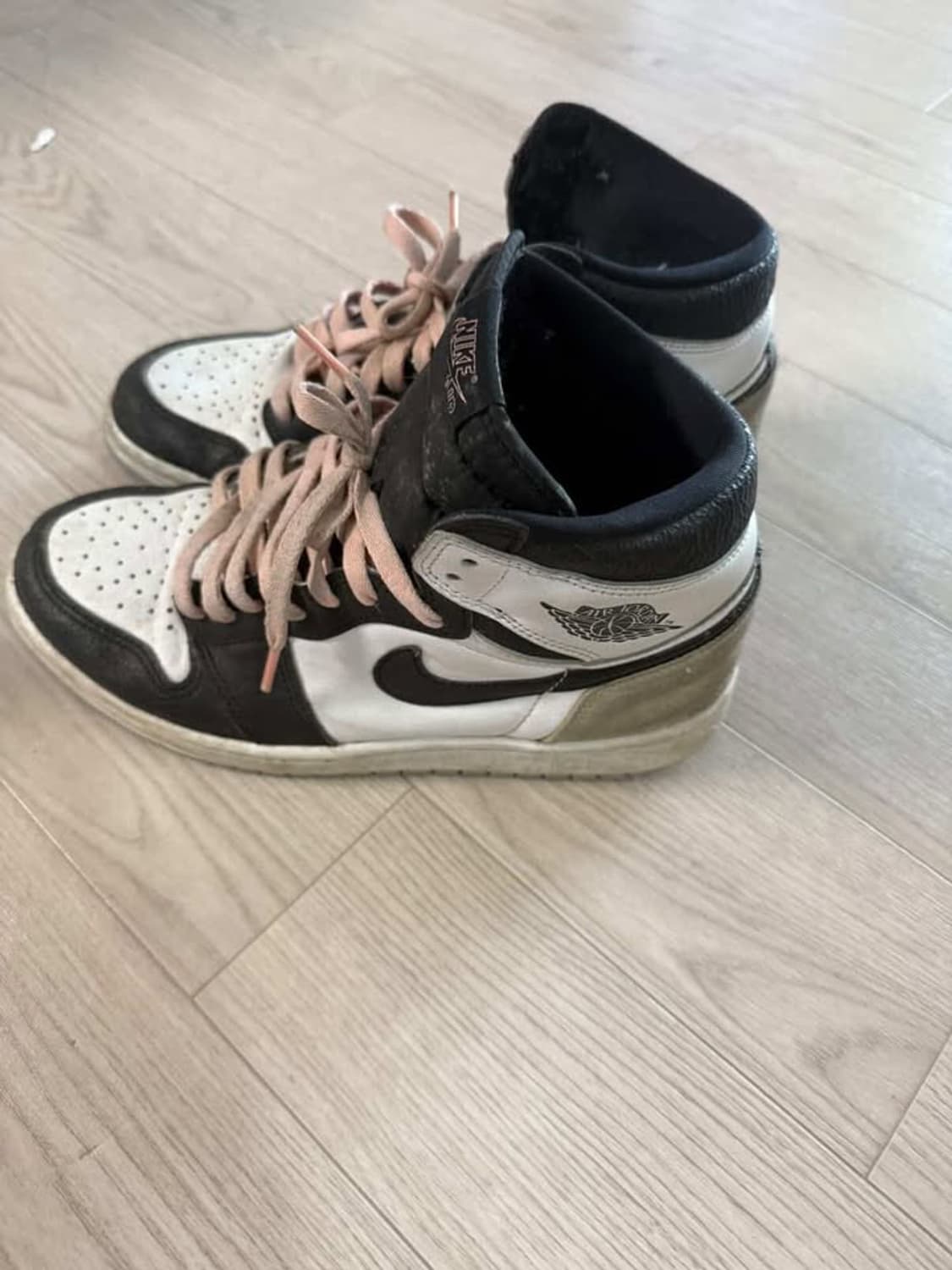 조던1 레트로 하이 OG 블리차드 코랄 상품이미지2