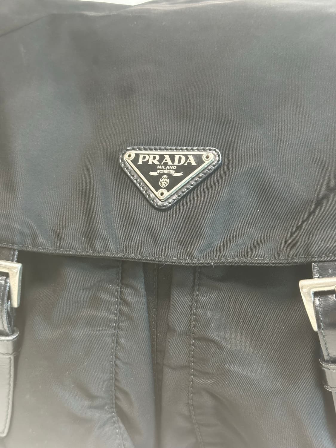 프라다 투버클 포코노 나일론 메신저백 크로스백 상품이미지6